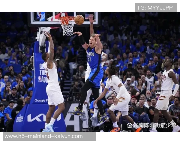 独行侠与爵士激战正酣谁能在这场较量中笑到最后